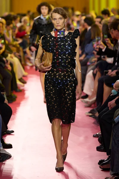 Look 48